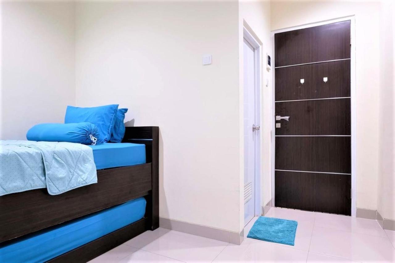 Giant Kost Hotel Tangerang Buitenkant foto